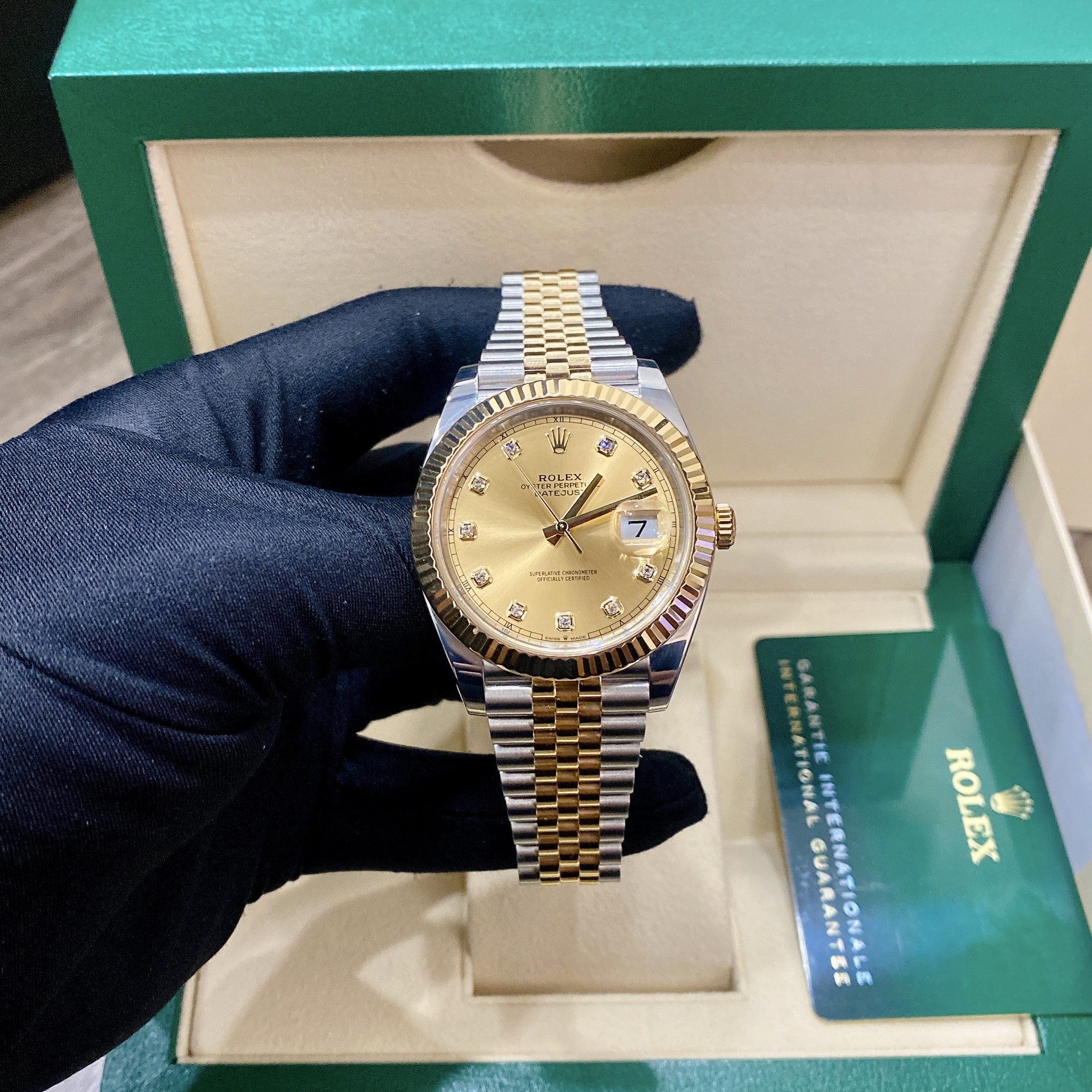 ng H Rolex Datejust 41mm 126333 Demi V ng V ng M t S Champagne